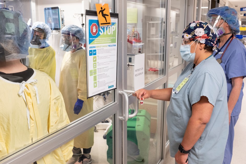 20210420 Guelph General Hospital ICU KA 011